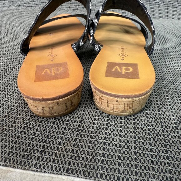 Dv Womens Size 7 Black & White Geometric Design Wedge Sandals Cork Sole - Picture 4 of 8